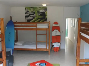3House Surf Lodge