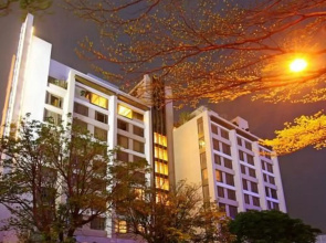 Hung's Mansion