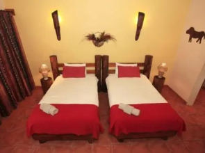 Mvubu Falls Lodge
