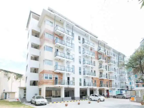 RedDoorz Plus @ Alpina Heights Paranaque