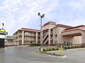 Days Inn Airport Nashville East
