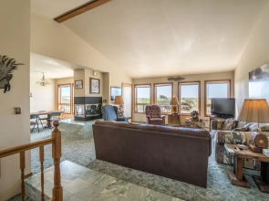 Daly's Oceanfront House