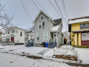 2 Mi to Dtwn Syracuse: Cozy Updated Apt!