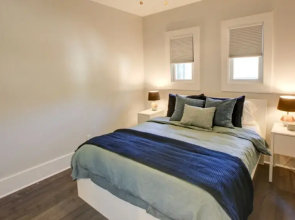 3 bedroom, South Mint Street