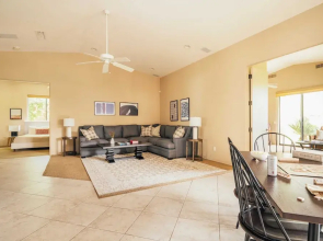 Firefly by Avantstay Spacious Backyard w/ Pool& Hot Tub!