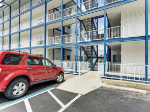 Lake of the Ozarks Retreat w/ Waterfront View!