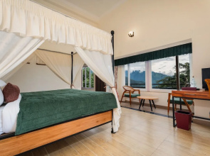 Summit Bougainvillea Tea Resort