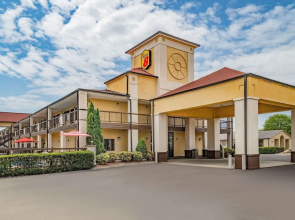 Super 8 Columbia
