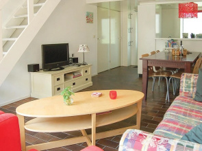 Nice Home in Bruinisse With 3 Bedrooms and Wifi
