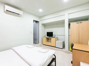 Freesia Saladaeng Silom Apartments