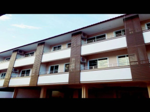 Pornkasem House