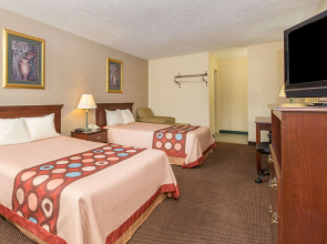 Super 8 by Wyndham Centerville-Richmond