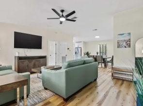 The Oak Hideaway Pet Friendly 3bd!