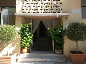 Adams Hotel