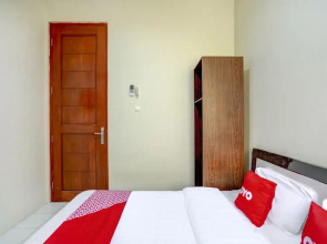 Anugrah Rr Syariah by OYO Rooms