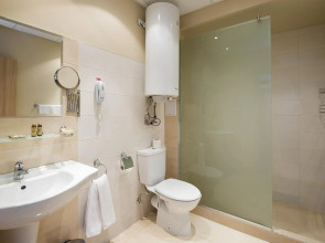 Best Western Plus Larco Hotel