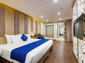 Sunshine Hotel