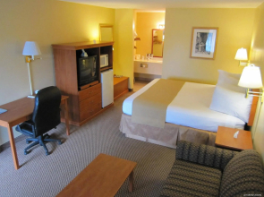Oakridge Inn & Suites