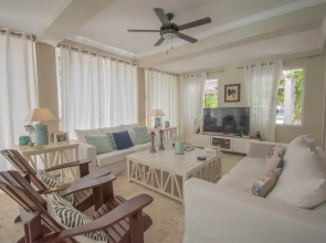 Cozy and Private Villa in Puntacana Village