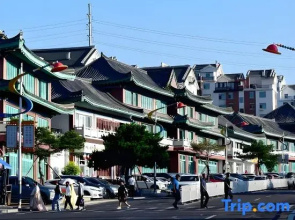 Yunshe·High-altitude View Smart Cinema Homestay (Yanji Yanbian University West Market Branch)