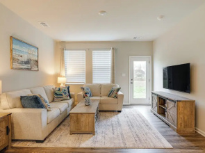 5 Mi to Bethany Beach: Townhome w/ Pool!