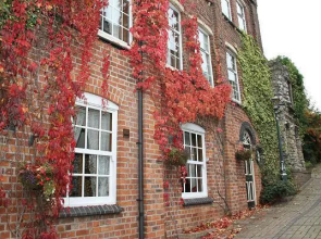 Lyndon House Hotel