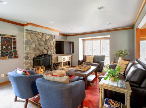 Skylight by Avantstay Elevated Mountain Home w/ Hot Tub, Billiards, Large Patio
