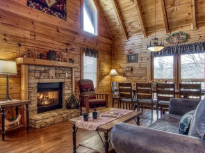 Er6 - On Eagles' Wings - Great Location. Close To All The Action! 6 Bedroom Cabin by RedAwning