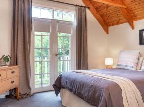 Hideaways at Red Hill Hotel