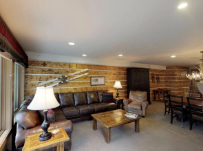 Upscale 2-bedroom Residence in Resort-style Setting With Saline Outdoor Pool, 2 hot Tubs