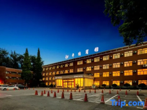 Pinglu Hotel