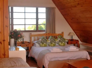 Heatherhill Loft - sea and mountain views