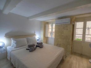 Cute and modern duplex apartment in ideal location RCAS1-1