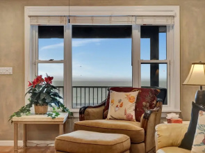 Stones Throw Beachfront Premier Suite 4 Views