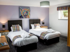 The Knowes Hotel & Restaurant