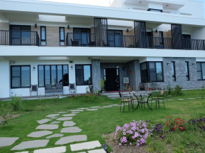 Moonlit Seaview Homestay