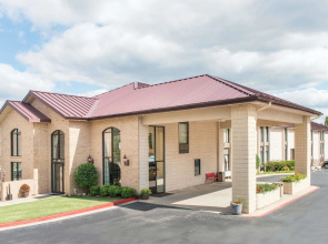 Super 8 By Wyndham Branson/Andy Williams Theater