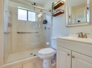 San Antonio Townhome: 3 Mi to Lackland Afb!