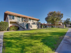 9 Mi to Downtown Tempe: Condo w/ Pool Access