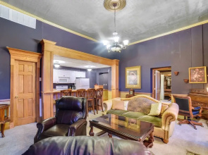Yankton Apt: 1 Mi to Mount Marty University!