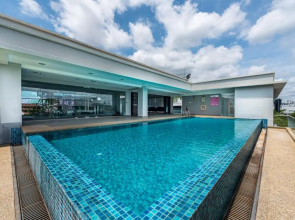 8500SF Roof Top Stay With Private Infinity Pool & Gym Located In Cyberjaya