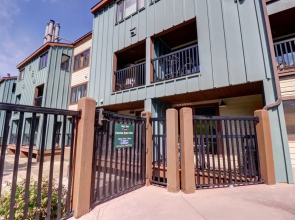 Amazing Ski in-out Condo With Mountain Views - FP114 by RedAwning