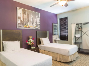 Broadway Hotel and Hostel