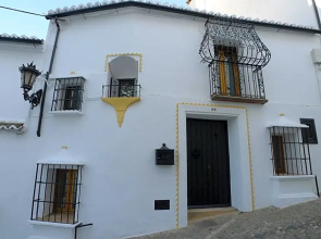 Salvatierra Guest House