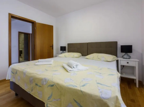 Apartment Damir 4 1 1 pax
