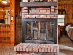 Jack Pine - Serenity Bay Resort 3 Bedroom Cottage