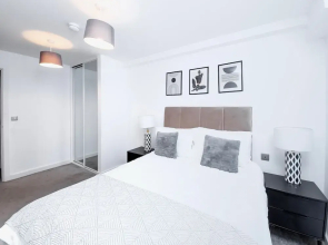 Cosy 2 Bedroom 2 Bath Apartment With Free Parking