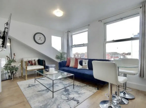 Top Floor Apartment in South Parade Pier