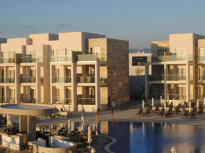 Amphora Hotel & Suites