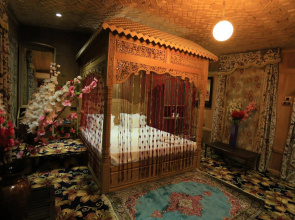 Goona Palace Houseboat